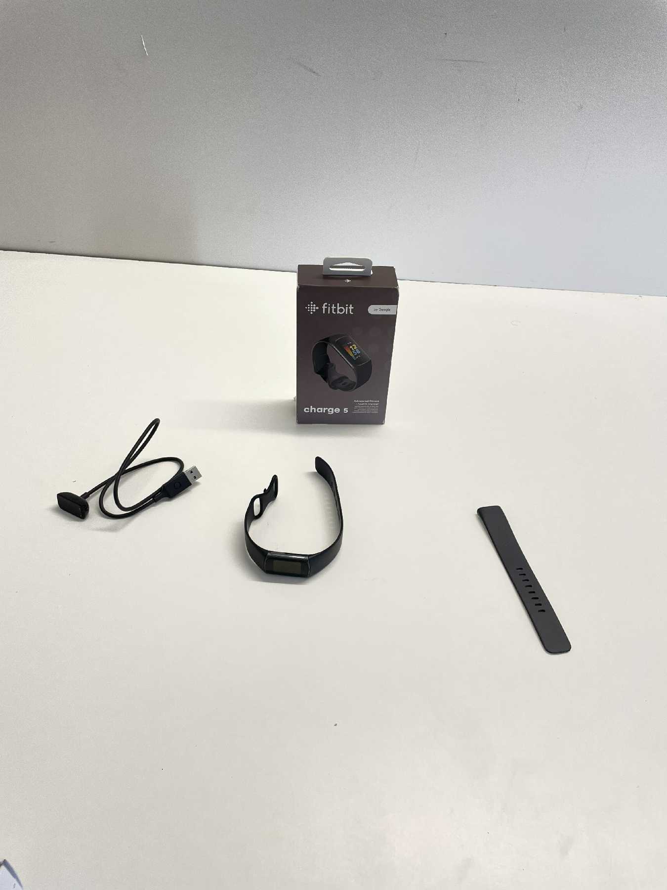 A746 Fitbit Charge 5 Tracker aktywności fizycznej Czarno-grafitowy A746 Fitbit Charge 5 Tracker aktywności fizycznej Czarno-grafitowy