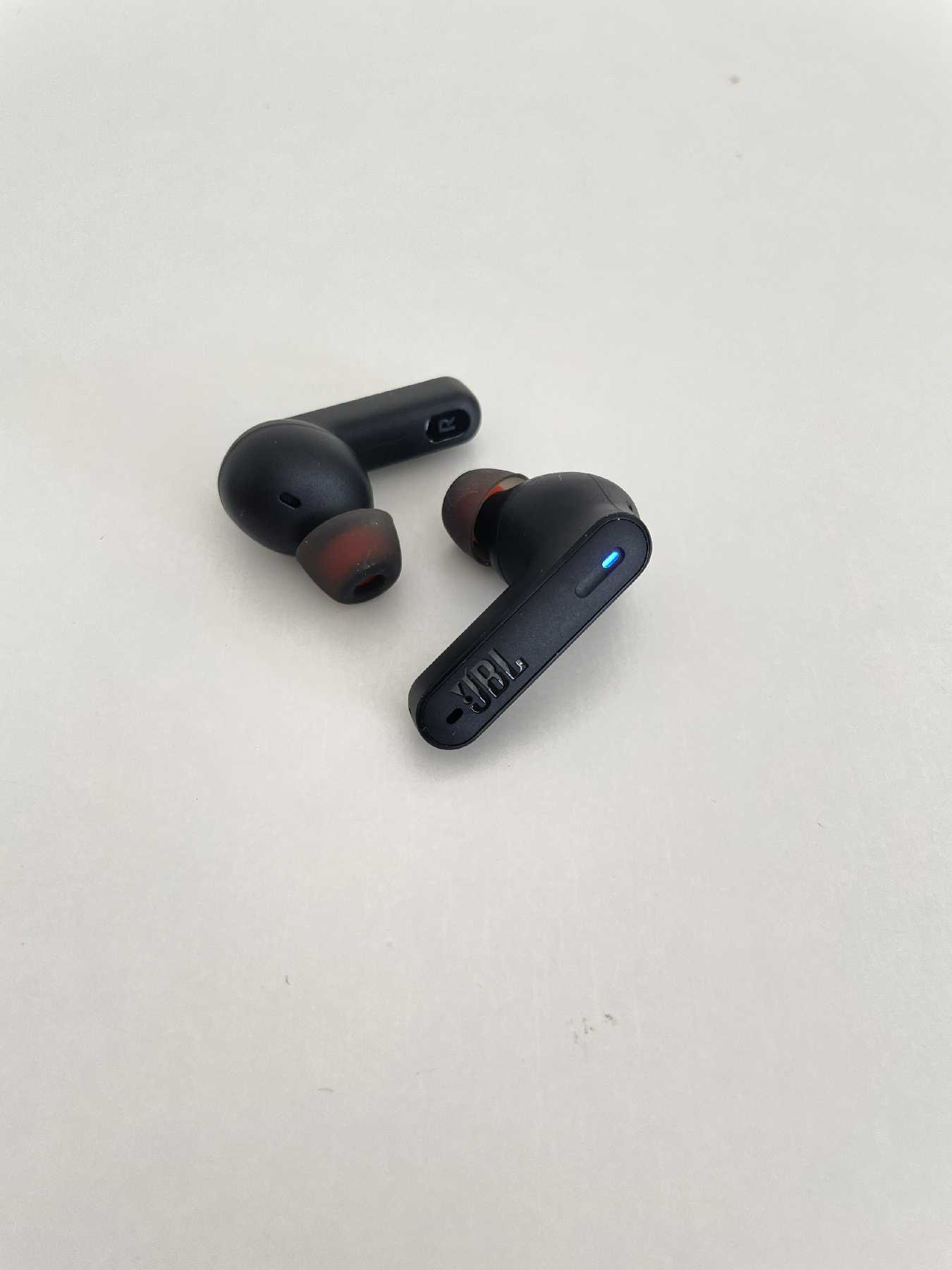 B186 JBL Tune 230 NC TWS Bezprzewodowe słuchawki douszne, Bluetooth, czysty dźwięk basowy JBL, wodoszczelne i z redukcją szumów, do 40 godzin autonomii, w kolorze czarnym czarny Pojedynczy Pojedynczy B186 JBL Tune 230 NC TWS Bezprzewodowe słuchawki douszne, Bluetooth, czysty dźwięk basowy JBL, wodoszczelne i z redukcją szumów, do 40 godzin autonomii, w kolorze czarnym czarny Pojedynczy Pojedynczy