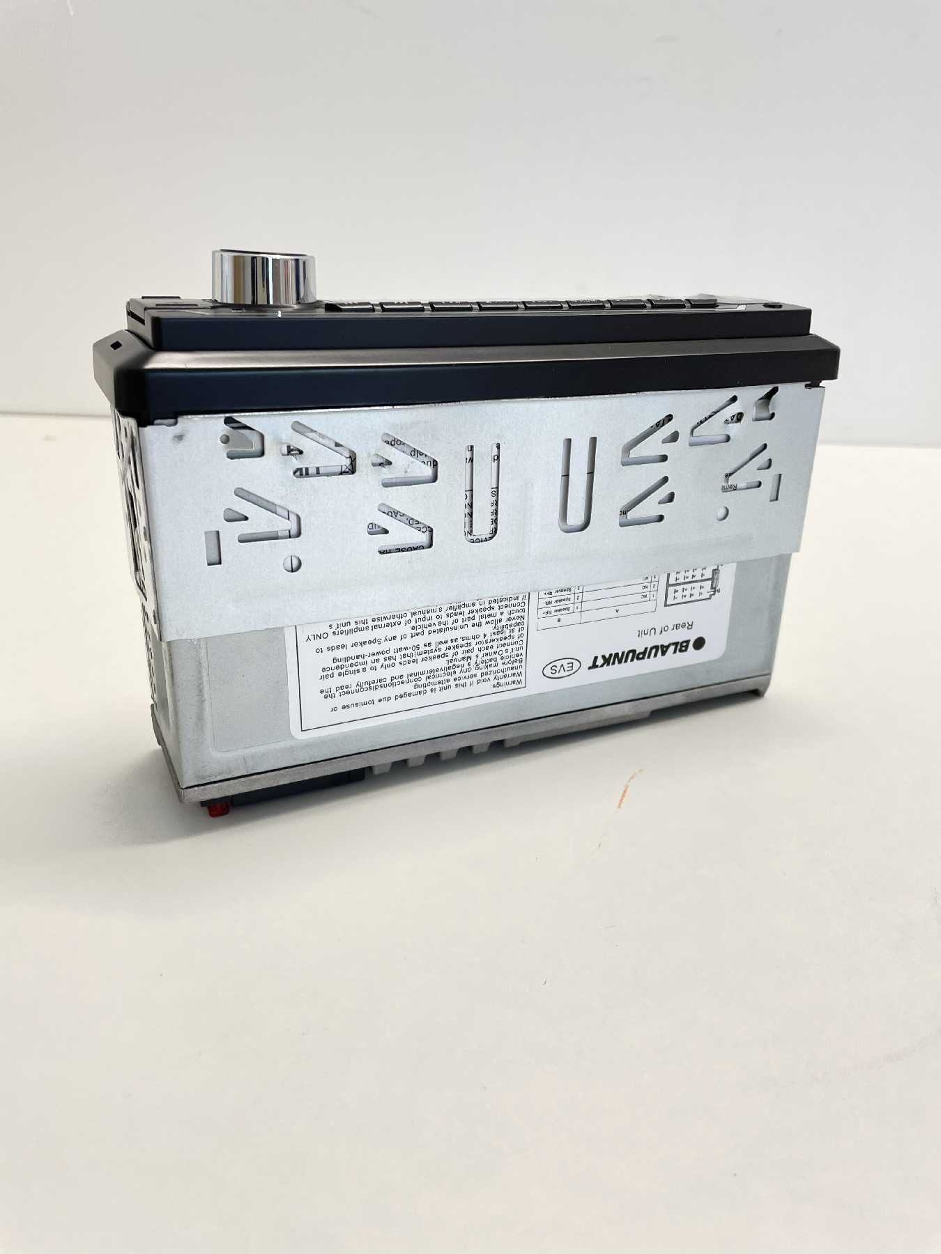 B278 Blaupunkt BPA 1124 DAB BT, radio samochodowe 1-DIN, DAB+, Bluetooth, zestaw głośnomówiący, 2 x USB, wejście AUX, Sub-Out, wielokolorowe, 200 W B278 Blaupunkt BPA 1124 DAB BT, radio samochodowe 1-DIN, DAB+, Bluetooth, zestaw głośnomówiący, 2 x USB, wejście AUX, Sub-Out, wielokolorowe, 200 W