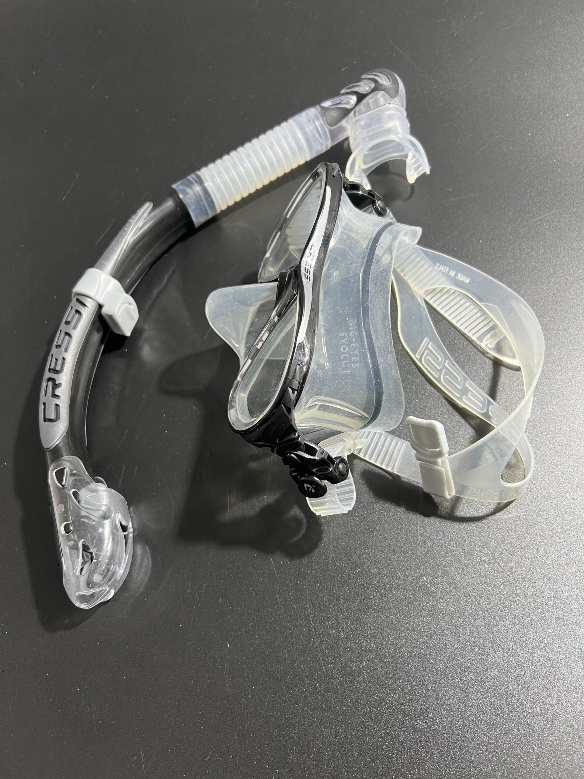 Cressi Big Eyes Evolution Mask & Alpha Ultra Dry Snorkel - Zestaw Combo do Nurkowania i Snorkelingu, Jeden rozmiar, Dorosły Unisex PATA62 Cressi Big Eyes Evolution Mask & Alpha Ultra Dry Snorkel - Zestaw Combo do Nurkowania i Snorkelingu, Jeden rozmiar, Dorosły Unisex PATA62