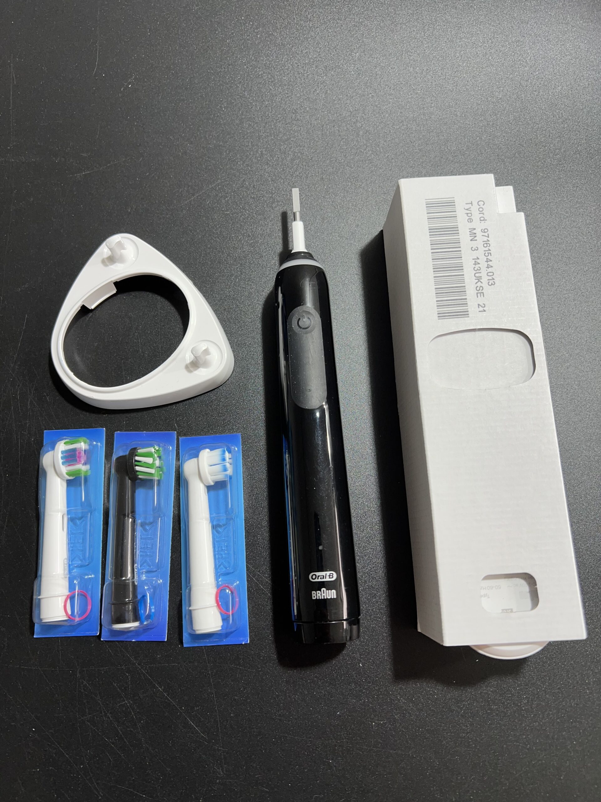 Oral-B Pro 3 Series 8006540977804 Szczoteczka Elektryczna, CzarnyPATA216 Oral-B Pro 3 Series 8006540977804 Szczoteczka Elektryczna, CzarnyPATA216