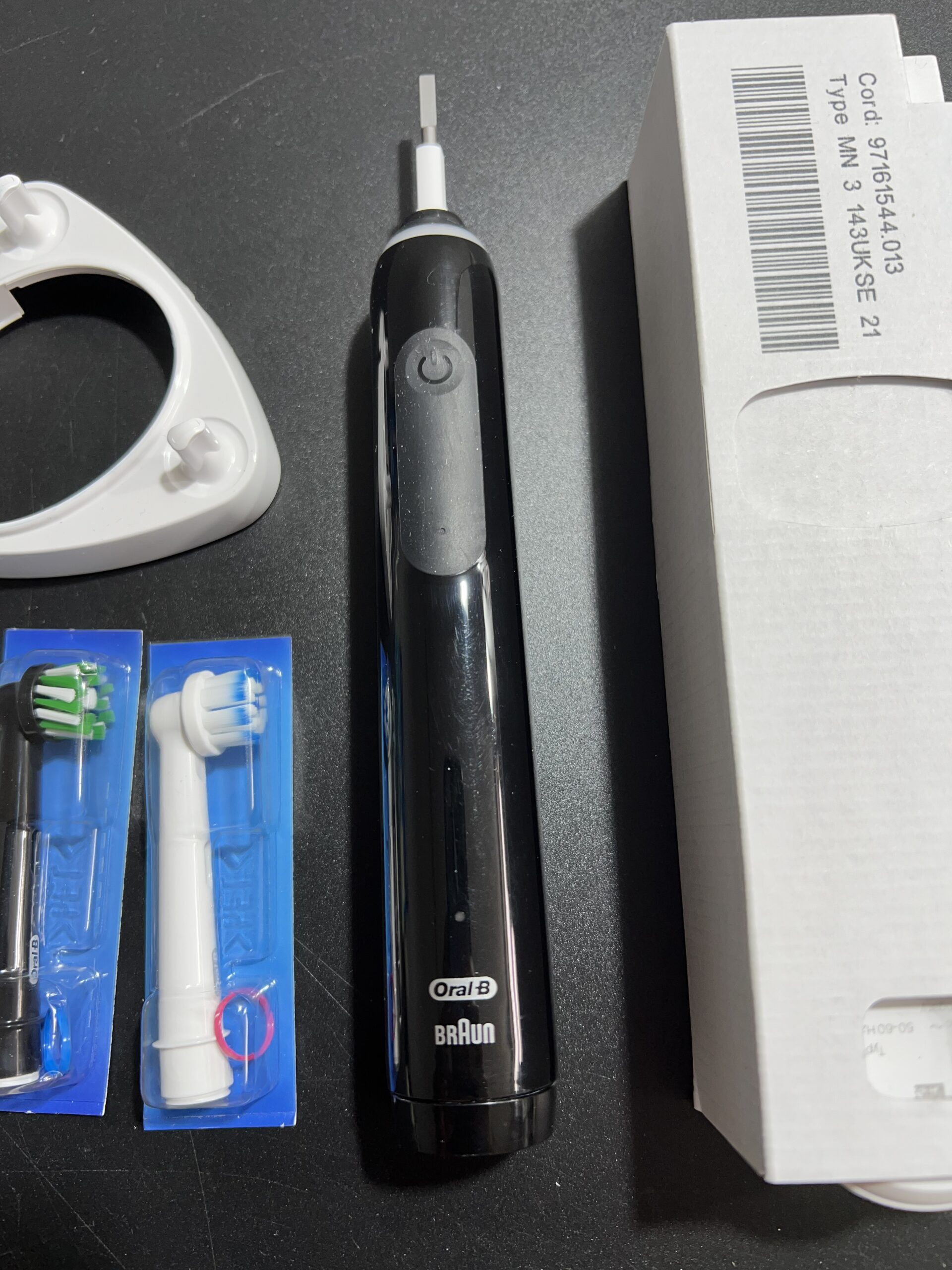 Oral-B Pro 3 Series 8006540977804 Szczoteczka Elektryczna, CzarnyPATA216 Oral-B Pro 3 Series 8006540977804 Szczoteczka Elektryczna, CzarnyPATA216