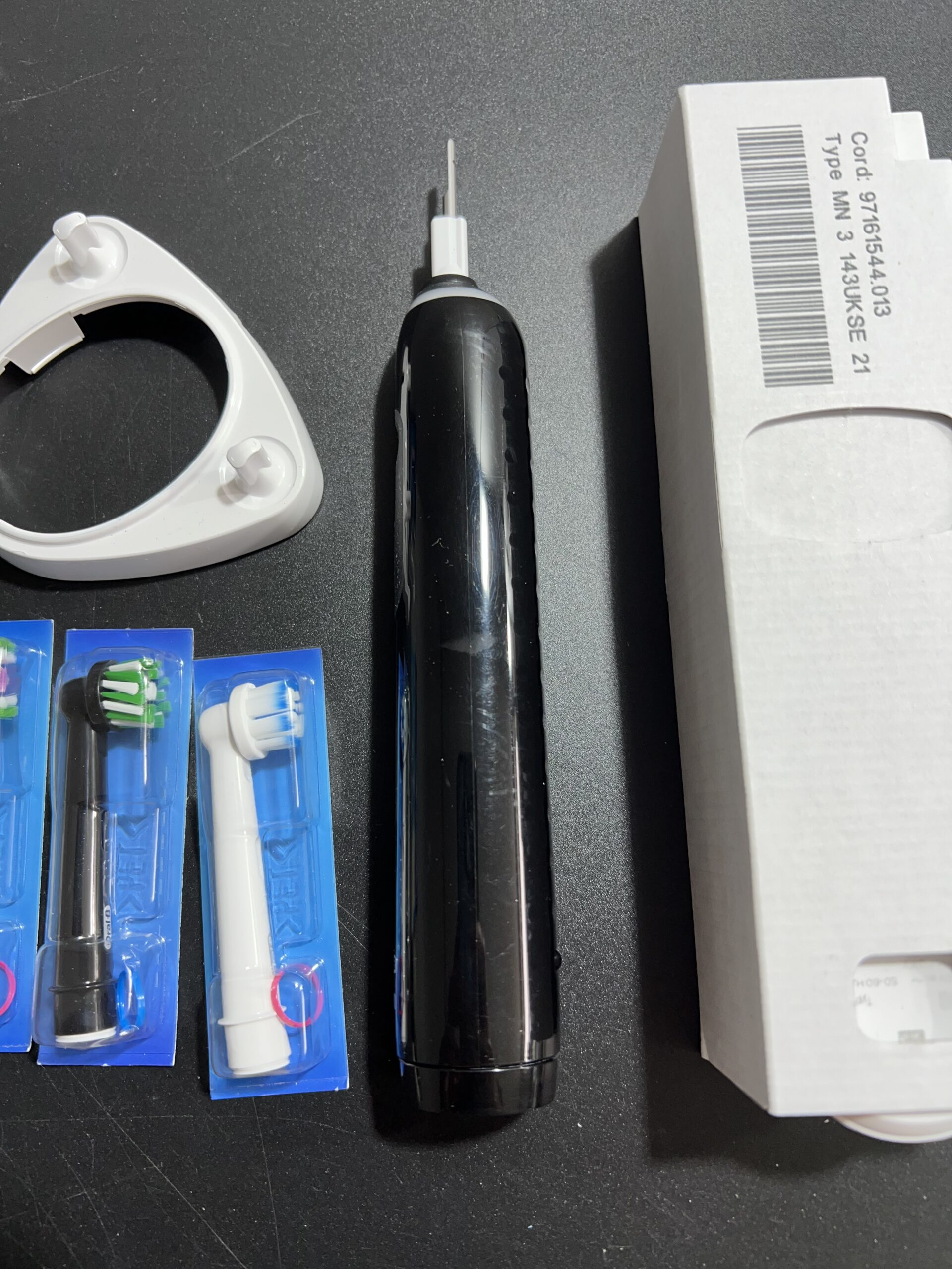 Oral-B Pro 3 Series 8006540977804 Szczoteczka Elektryczna, CzarnyPATA216 Oral-B Pro 3 Series 8006540977804 Szczoteczka Elektryczna, CzarnyPATA216