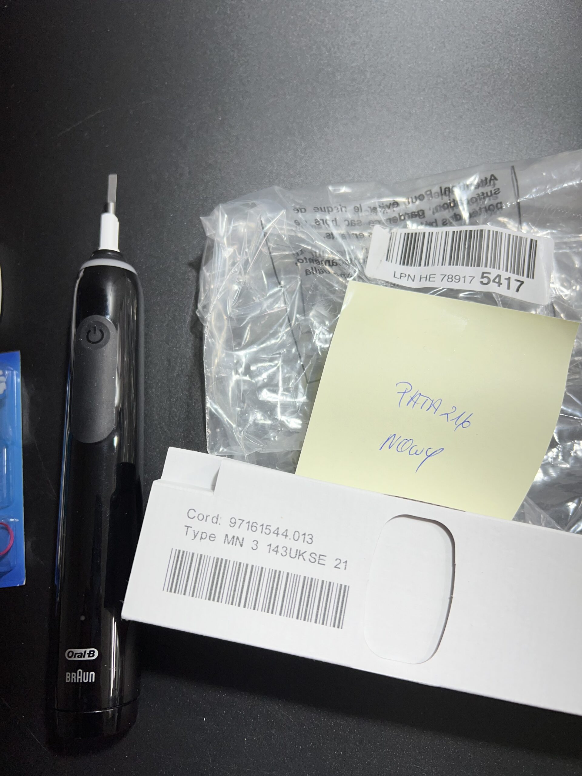 Oral-B Pro 3 Series 8006540977804 Szczoteczka Elektryczna, CzarnyPATA216 Oral-B Pro 3 Series 8006540977804 Szczoteczka Elektryczna, CzarnyPATA216